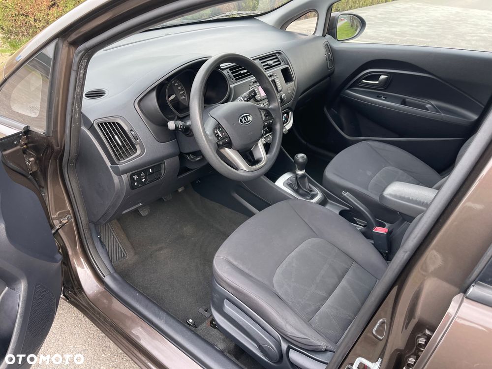 Kia Rio 1.2 Dream Team Edition - 10
