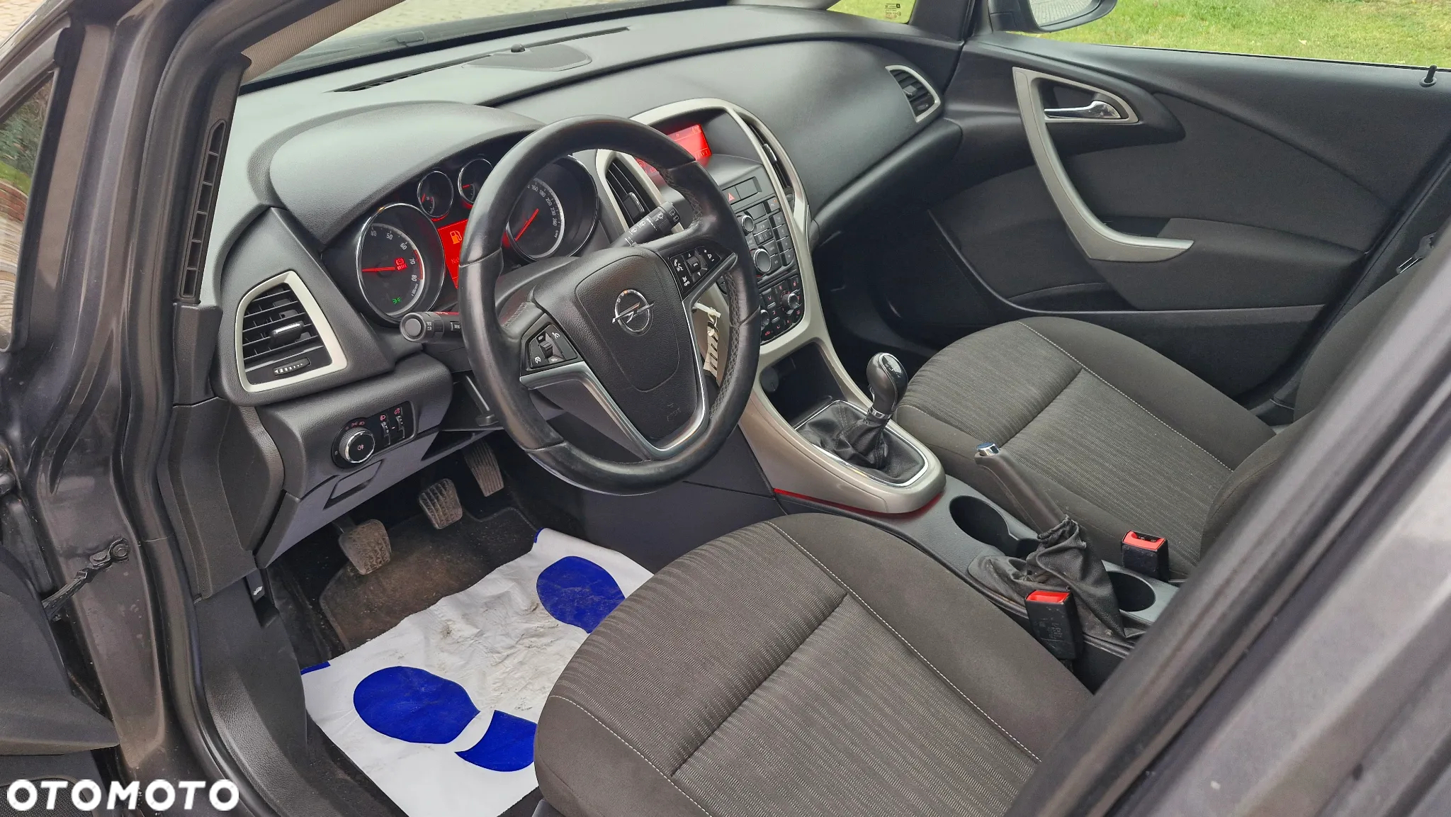 Opel Astra GTC 1.4 Turbo - 11