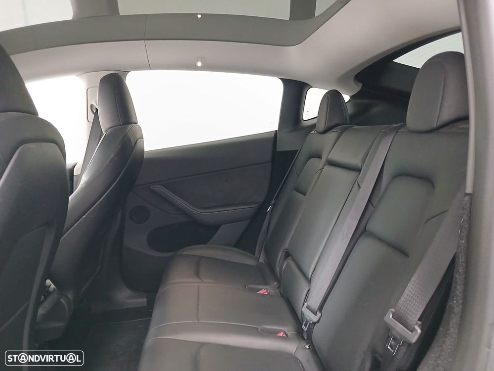 Tesla Model Y Long Range Dual Motor AWD - 11