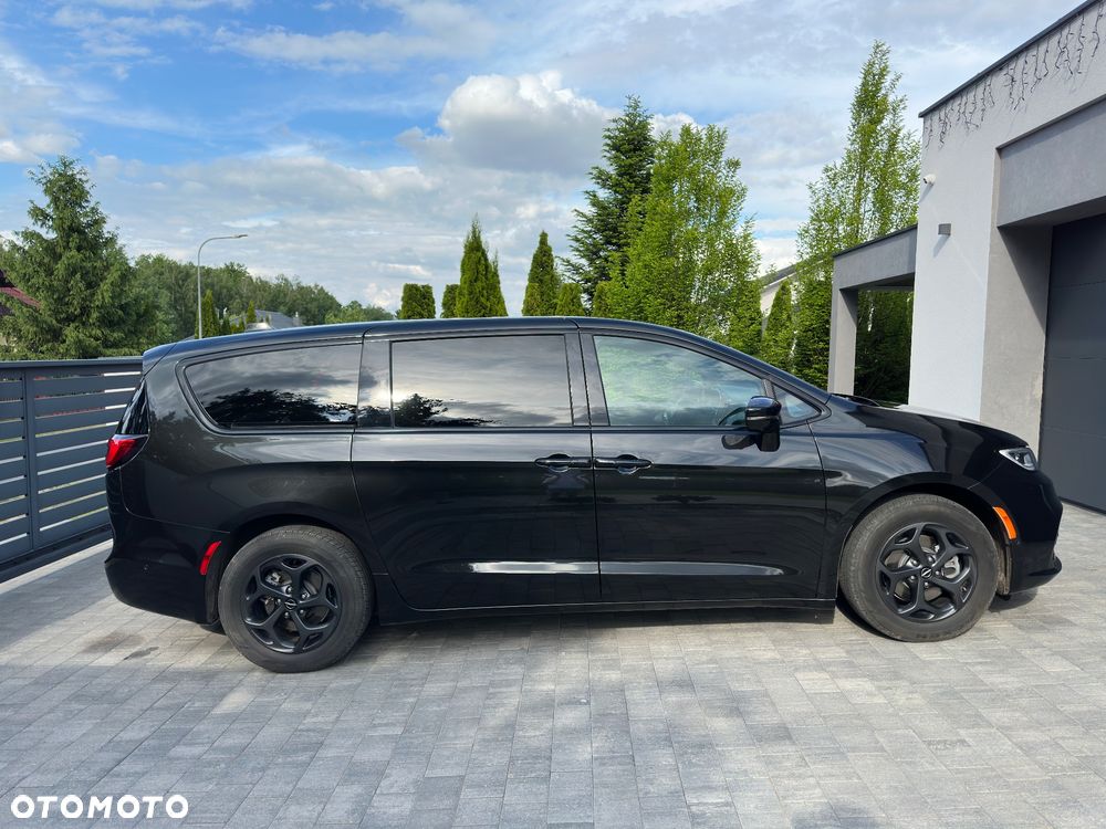 Chrysler Pacifica - 5