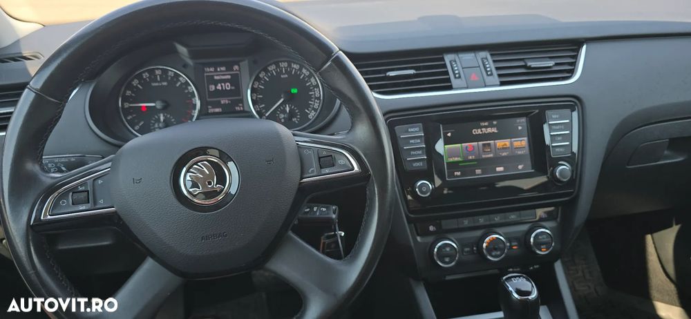Skoda Octavia 1.6 TDI Ambiente DSG - 20