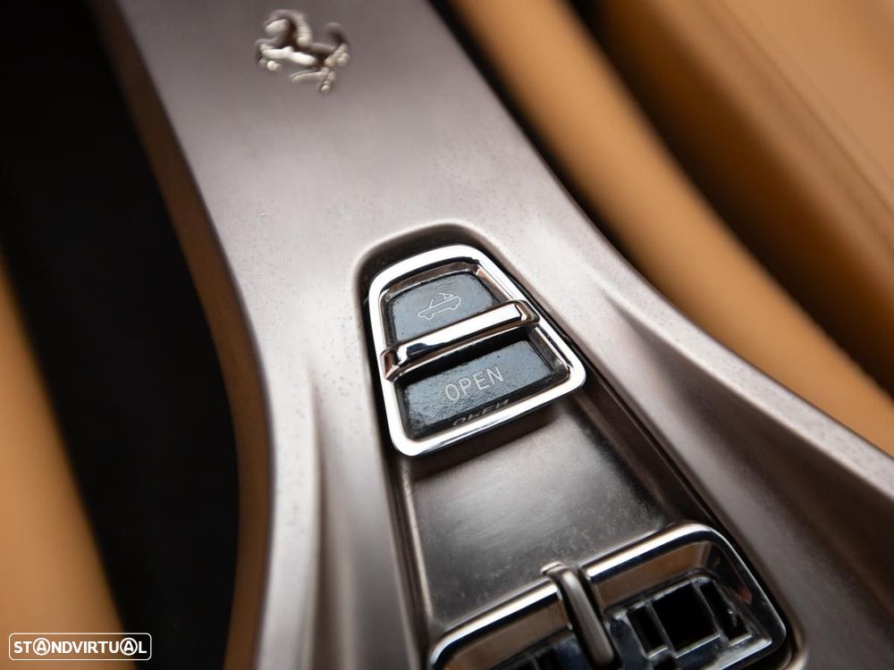 Ferrari California - 32