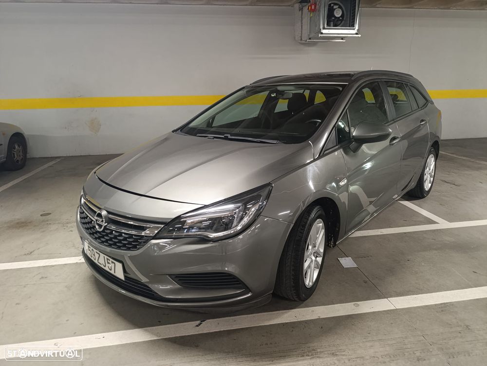 Opel Astra Sports Tourer - 1