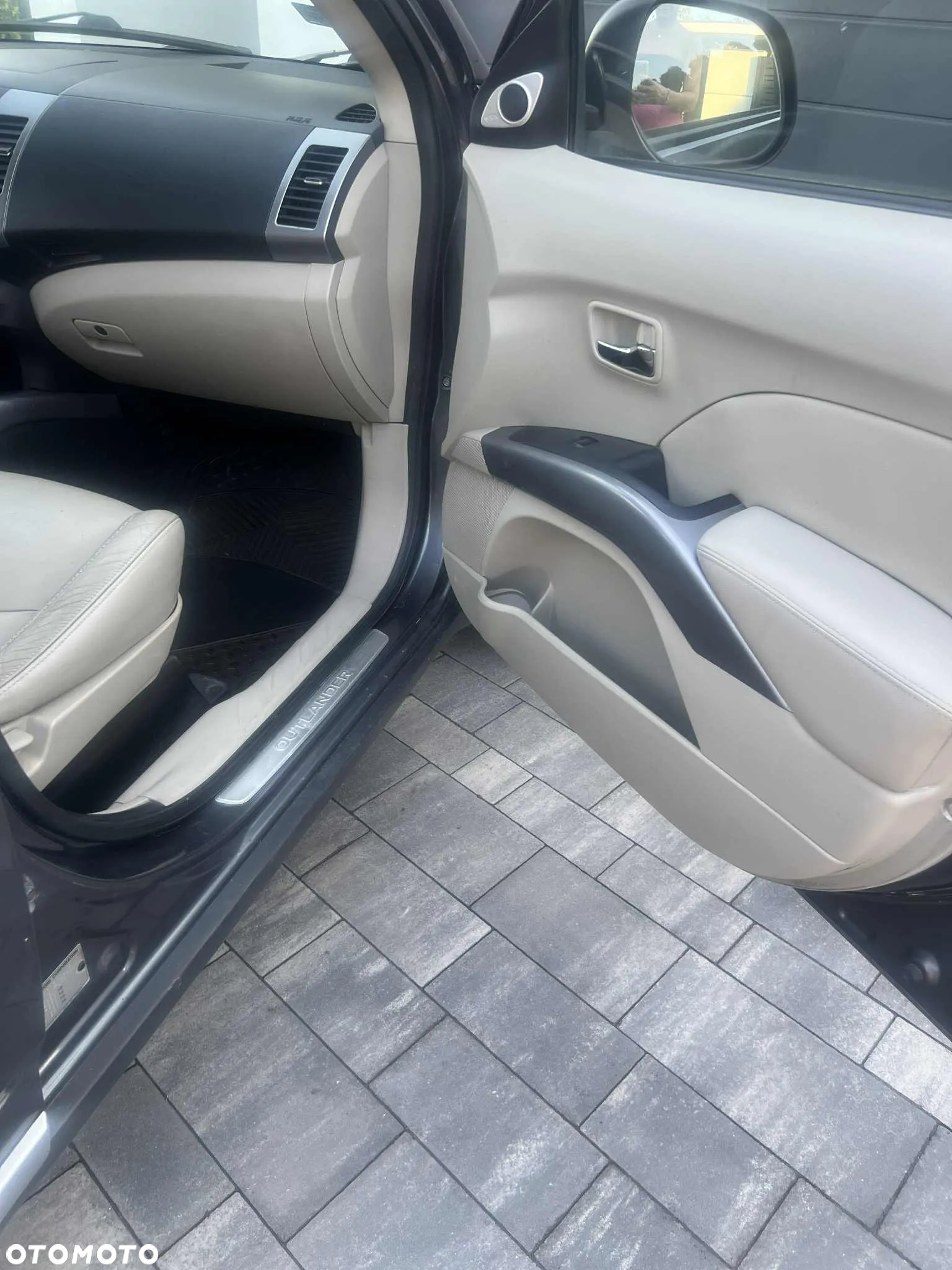 Mitsubishi Outlander - 9