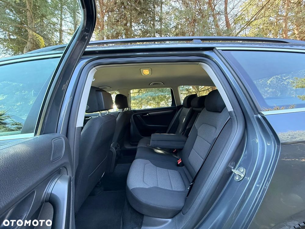 Volkswagen Passat 2.0 TDI Highline DSG - 23