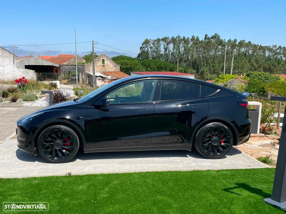 Tesla Model Y - 20