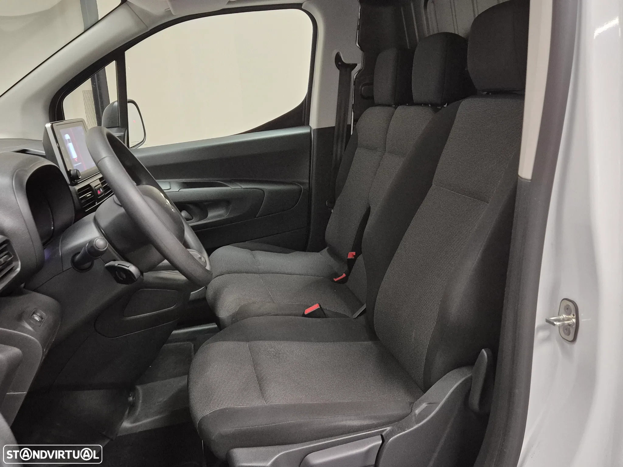 Citroën Berlingo 1.5 BlueHDI  (3 LUG) Caixa de 6 Vel. - 25