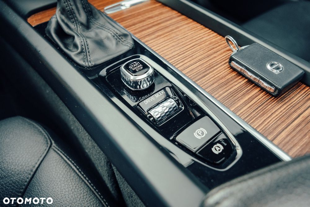 Volvo XC 60 T6 AWD Momentum - 15