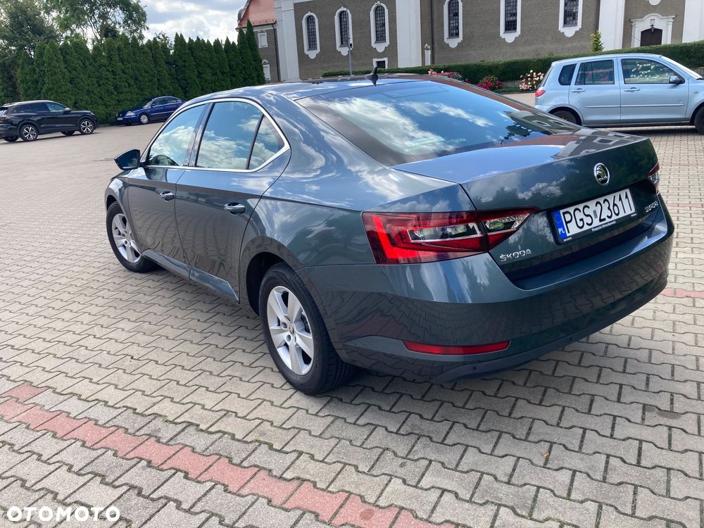 Skoda Superb 2.0 TDI Ambition - 3