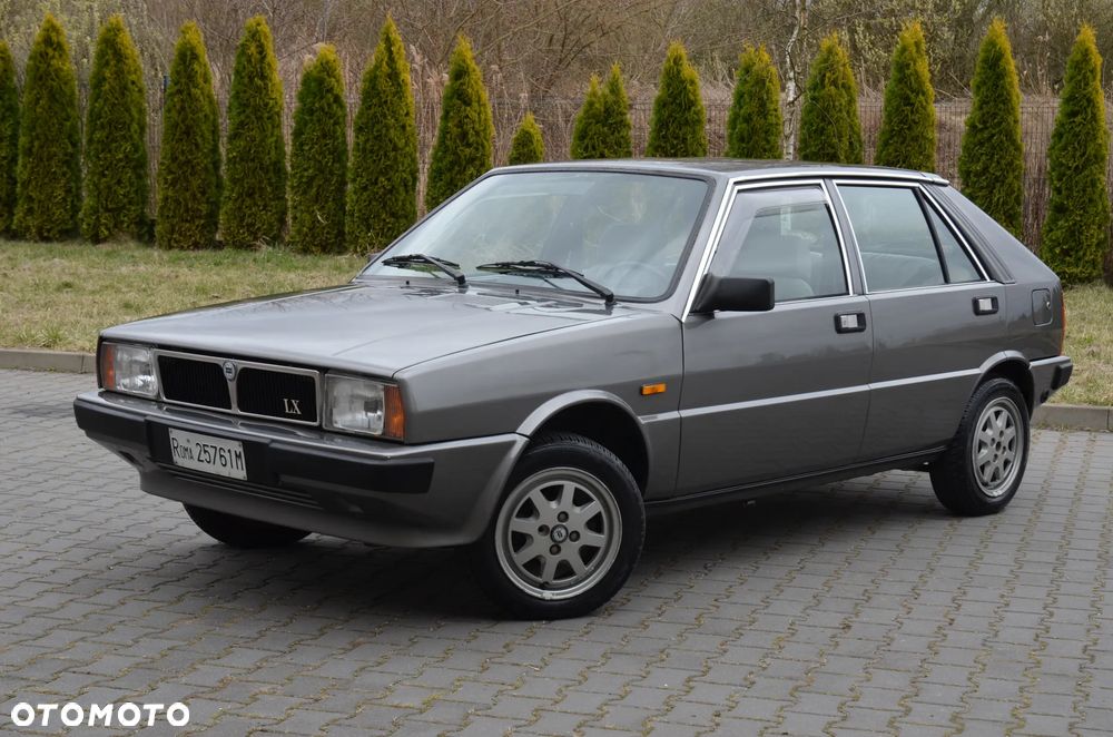 Lancia Delta 1600 i.e GT - 1