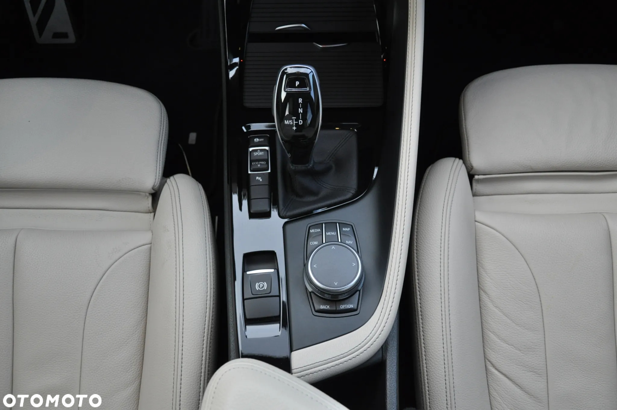 BMW X2 sDrive20i - 27
