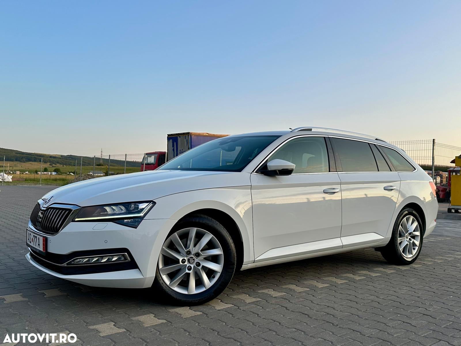 Skoda Superb 2.0 TDI DSG Ambition - 14
