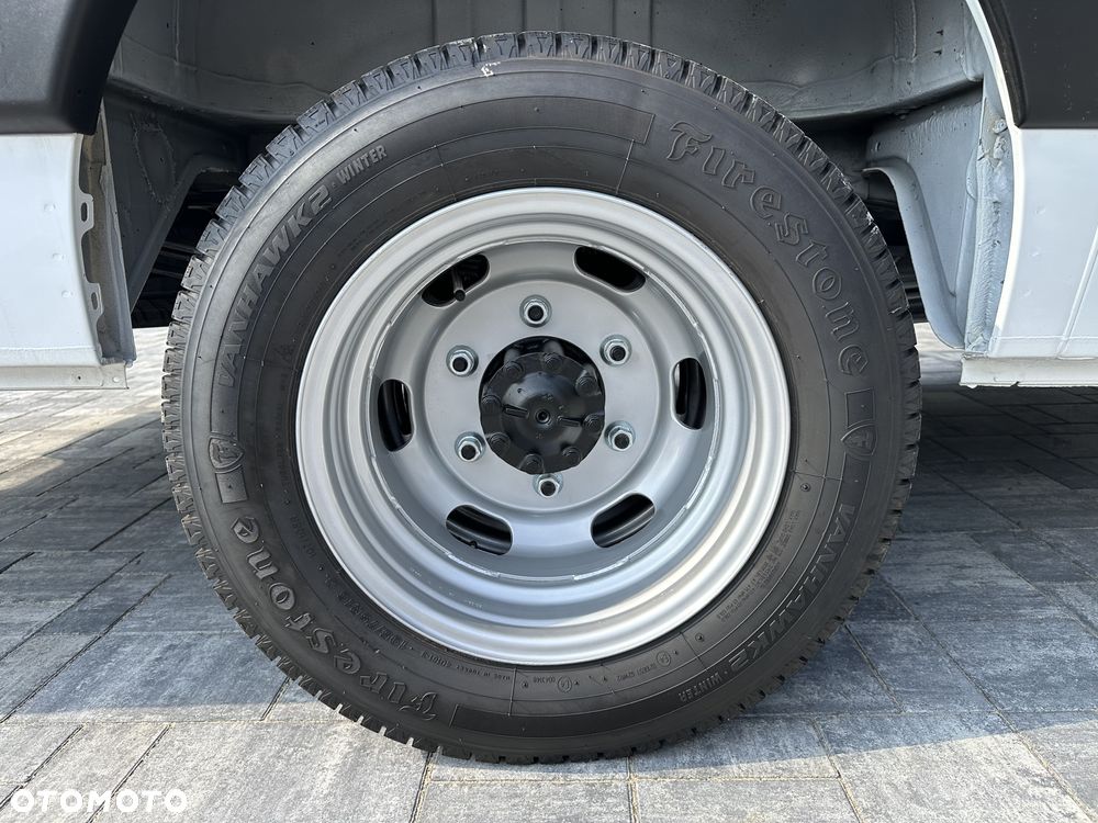 Iveco L4H2 Brygadowy 7 osób / Najbogatsza wersja wyposażenia / Koła bliźniacze / DMC 3500kg / Hak 3500kg / Niski przebieg / Salon PL / Stan jak nowy / Ładowność 904kg / FV23% - 19