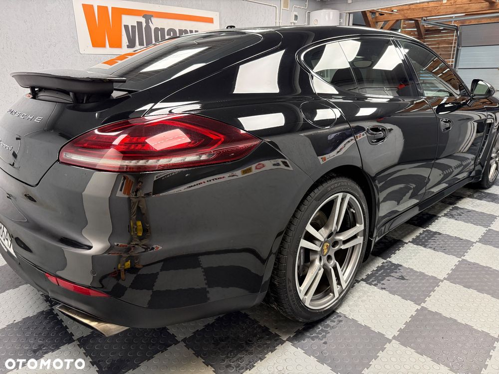 Porsche Panamera - 24