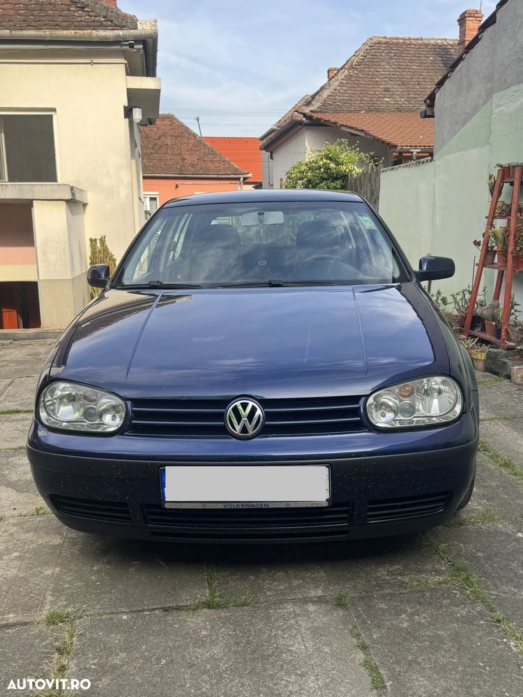 Volkswagen Golf - 1