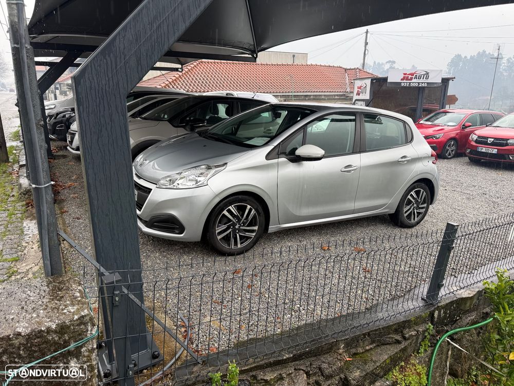 Peugeot 208 PureTech 82 Style - 1