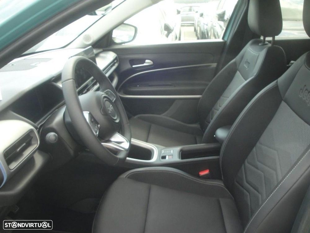 Jeep Avenger 54 kWh Summit - 4