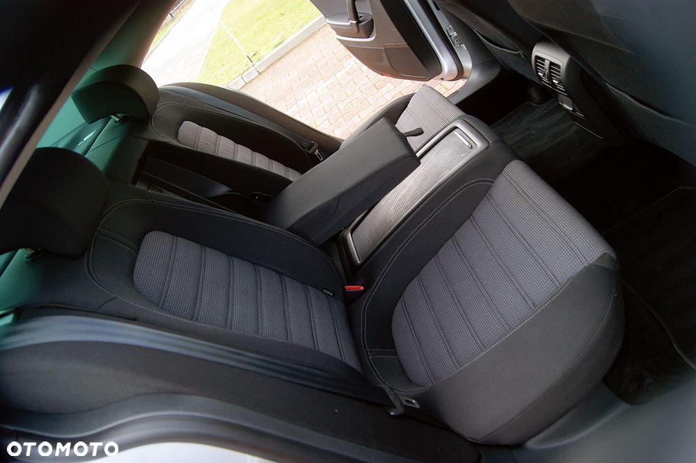Volkswagen Passat CC - 38