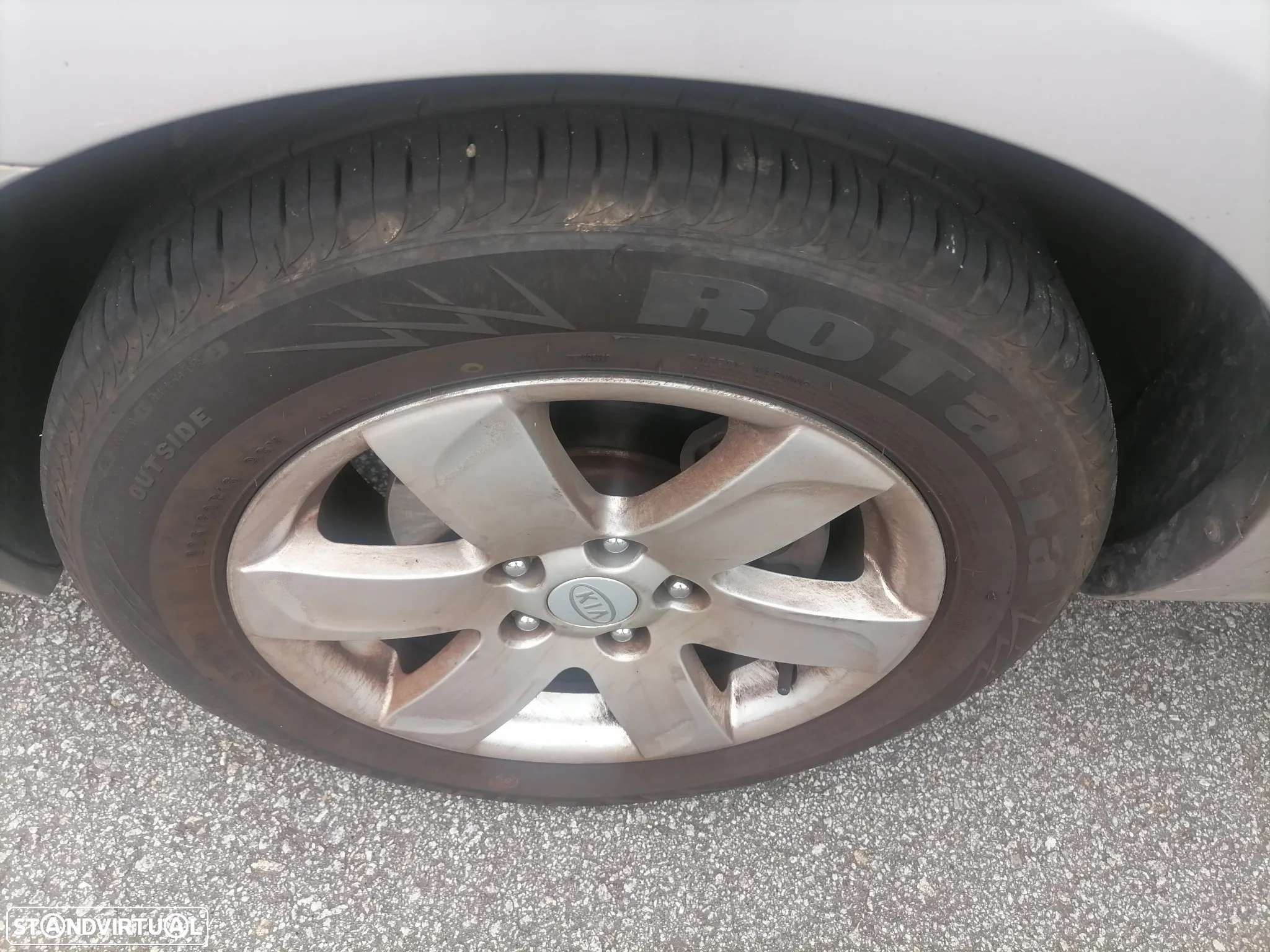Kia Carens 2.0 CRDi EX - 17