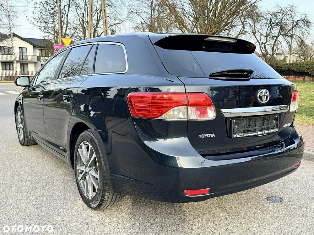 Toyota Avensis - 4