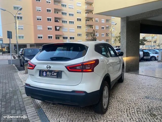 Nissan Qashqai 1.3 DIG-T N-Connecta - 8