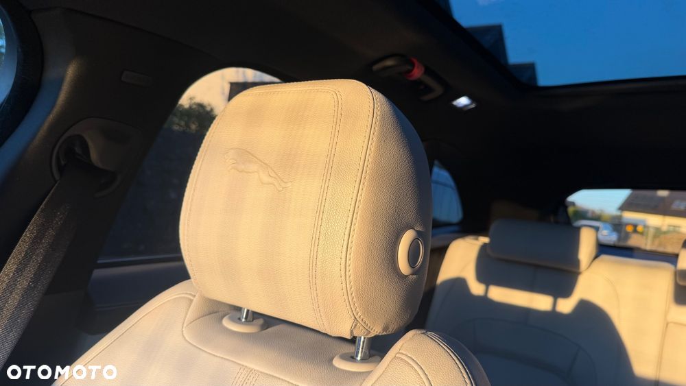 Jaguar F-Pace 2.0 D200 mHEV AWD R-Dynamic S - 23
