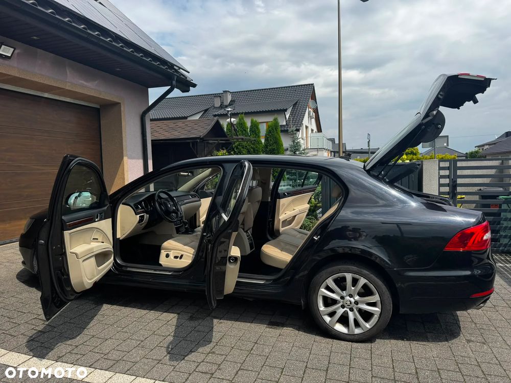 Skoda Superb 2.0 TDI 4x4 Elegance DSG - 11