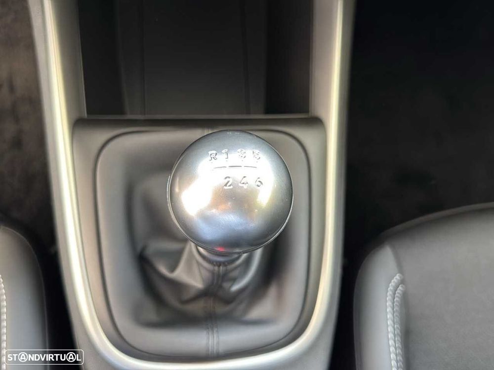 Jeep Avenger 1.2 GSE T3 Altitude - 16