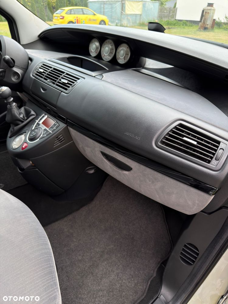 Citroën C8 2.0 HDi Confort - 17