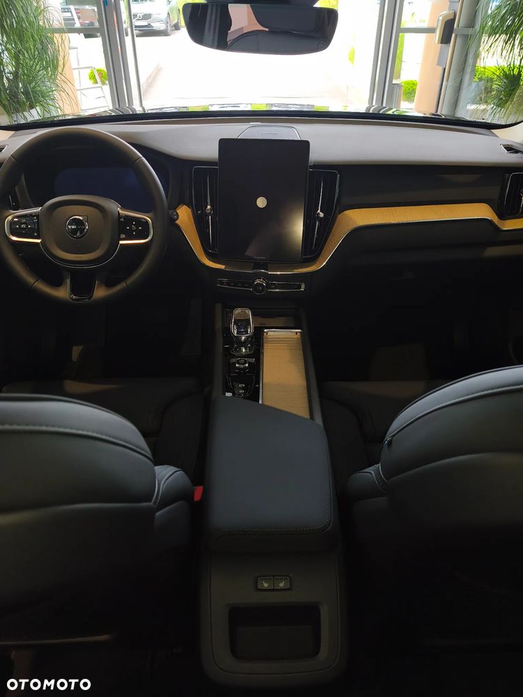 Volvo XC 60 B5 B AWD Ultimate Dark - 9