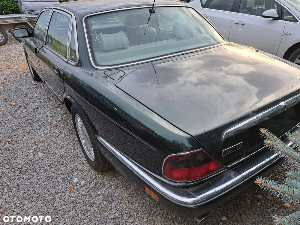 Jaguar XJ - 5