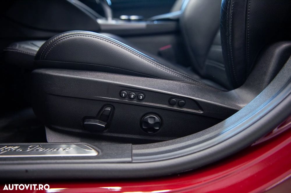 Alfa Romeo Giulia 2.0 Turbo AWD AT8 Veloce - 15