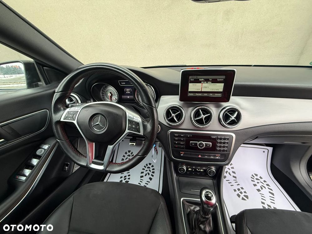 Mercedes-Benz CLA 200 AMG Line - 24