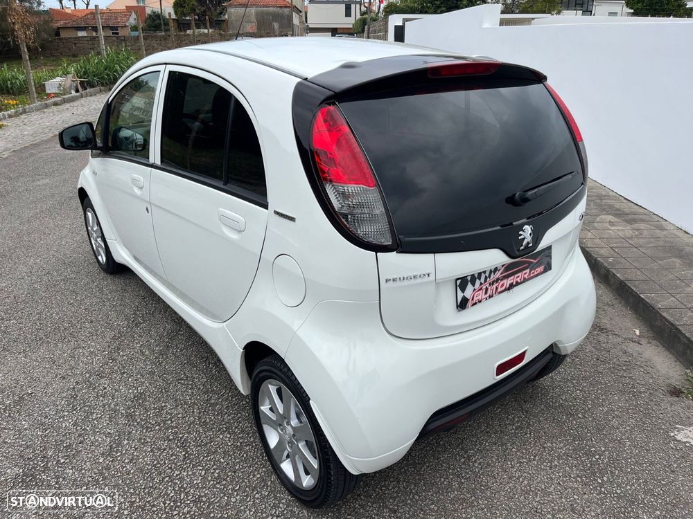 Peugeot iOn Active - 8