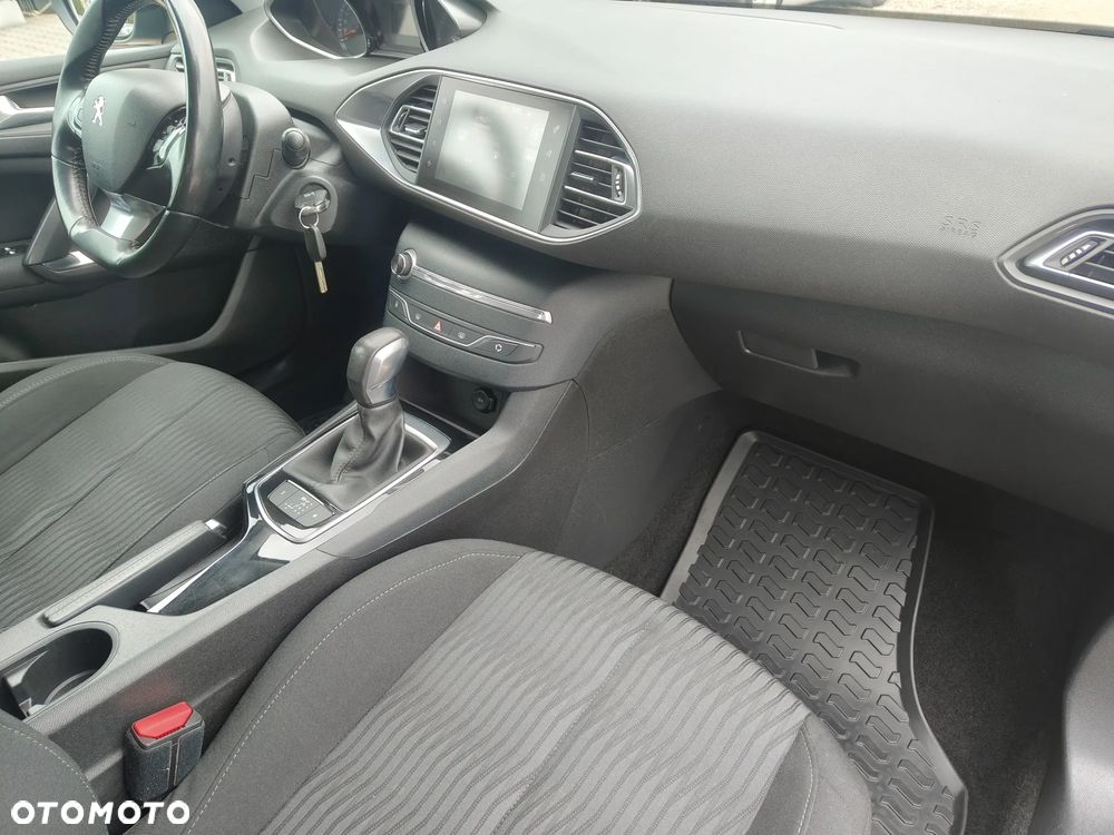 Peugeot 308 - 24