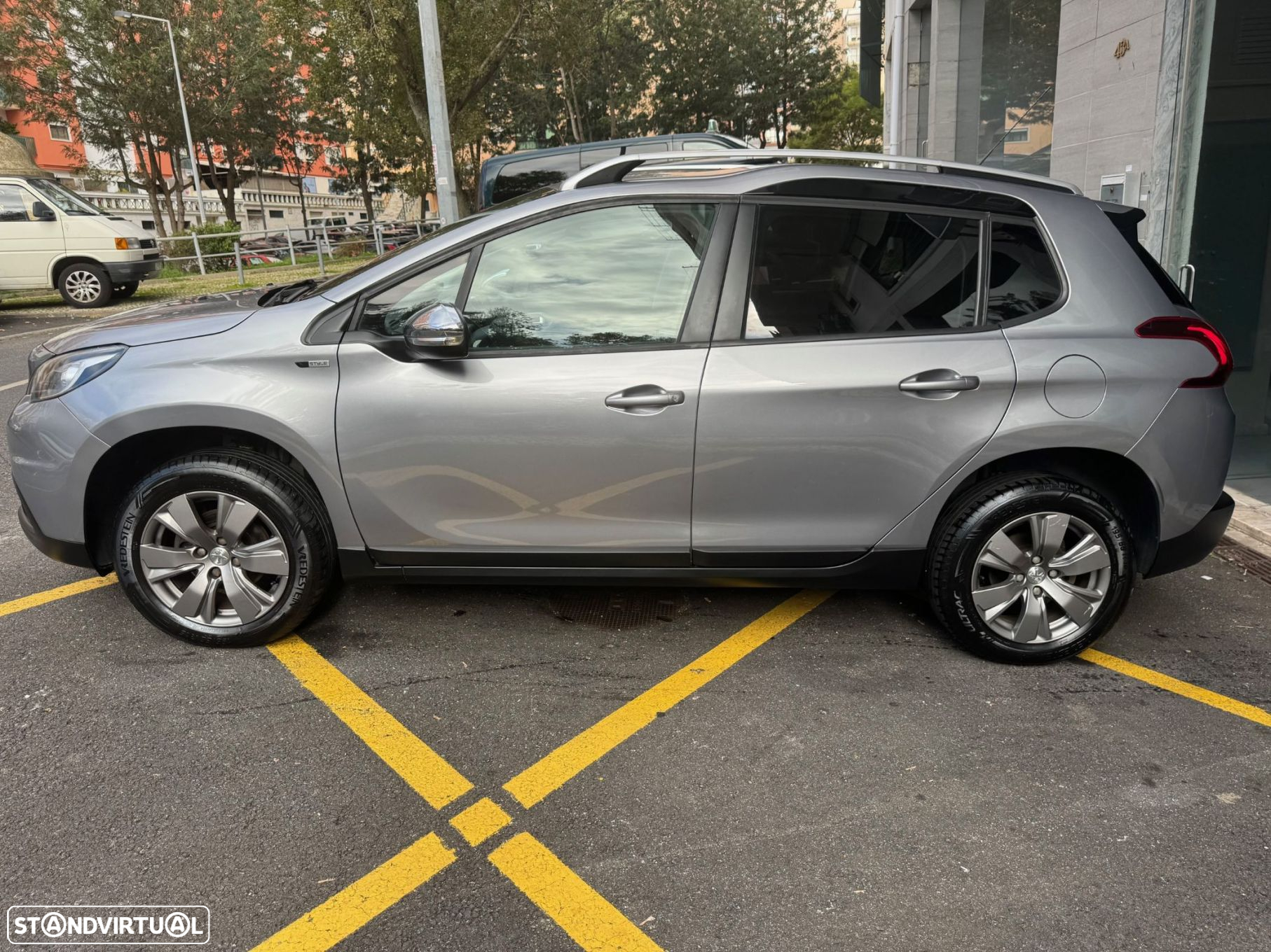 Peugeot 2008 1.6 BlueHDi Style - 35