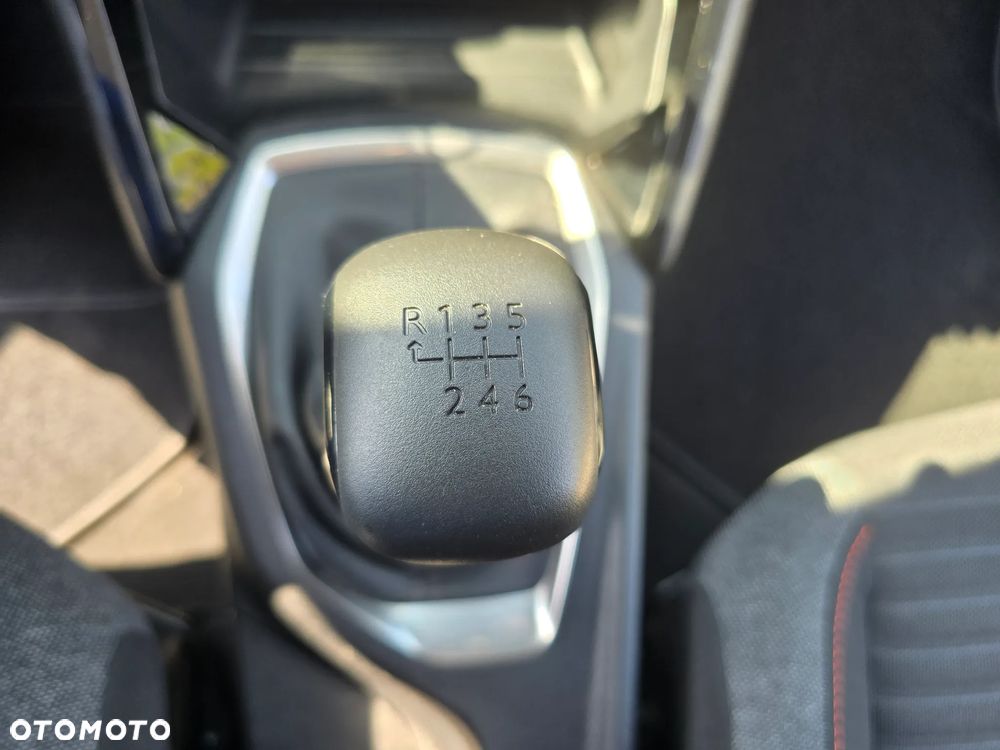 Peugeot 208 - 32