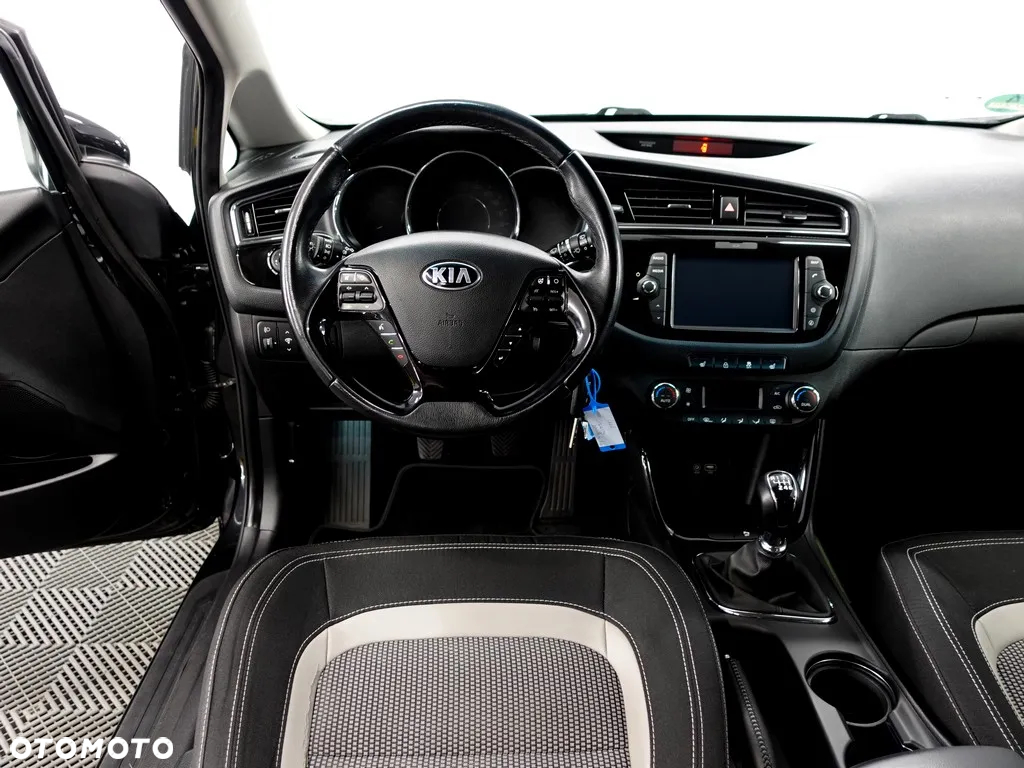 Kia Ceed Cee'd 1.6 GDI L Business Line - 6
