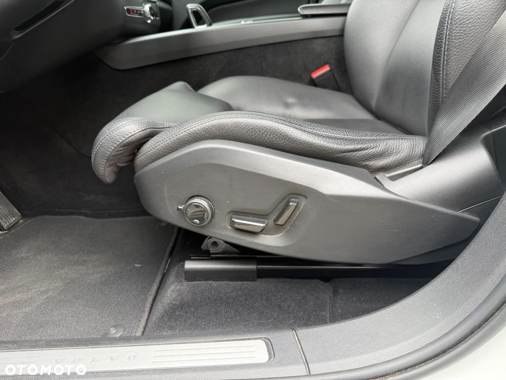 Volvo XC 60 B4 D Plus Bright - 17
