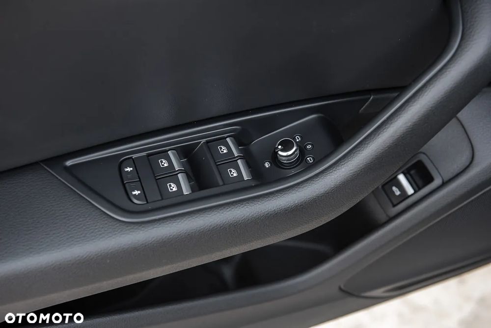 Audi A4 Avant 2.0 TDI Sport S tronic - 16