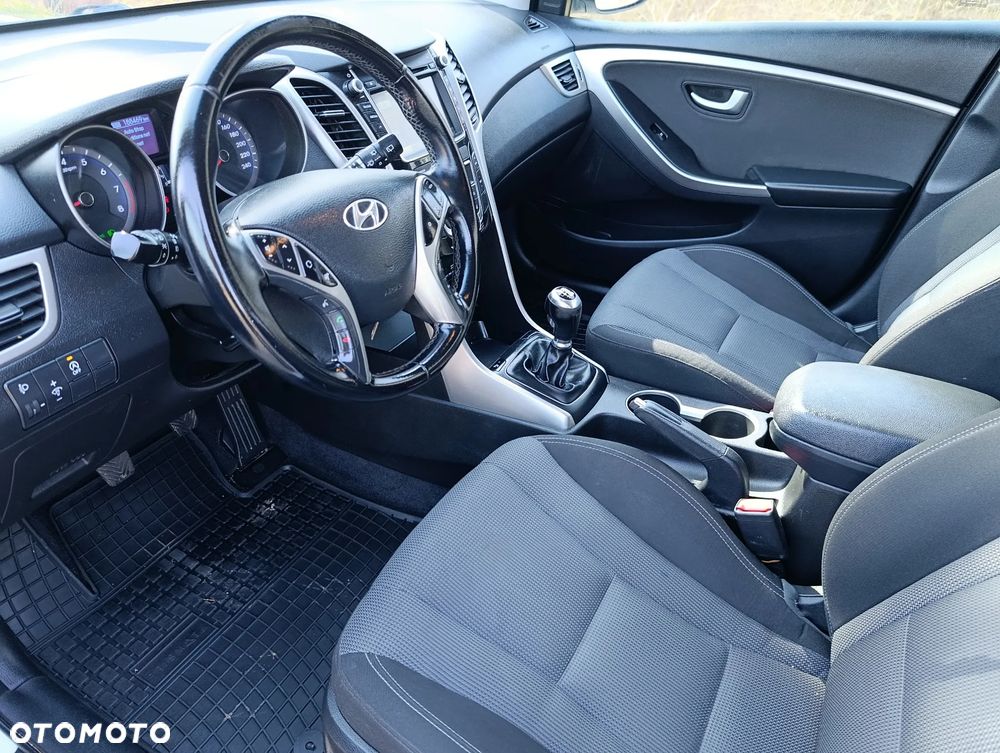 Hyundai i30 blue Kombi 1.6 GDi Style - 11