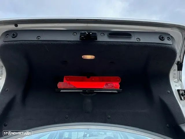 Mercedes-Benz E 270 - 25