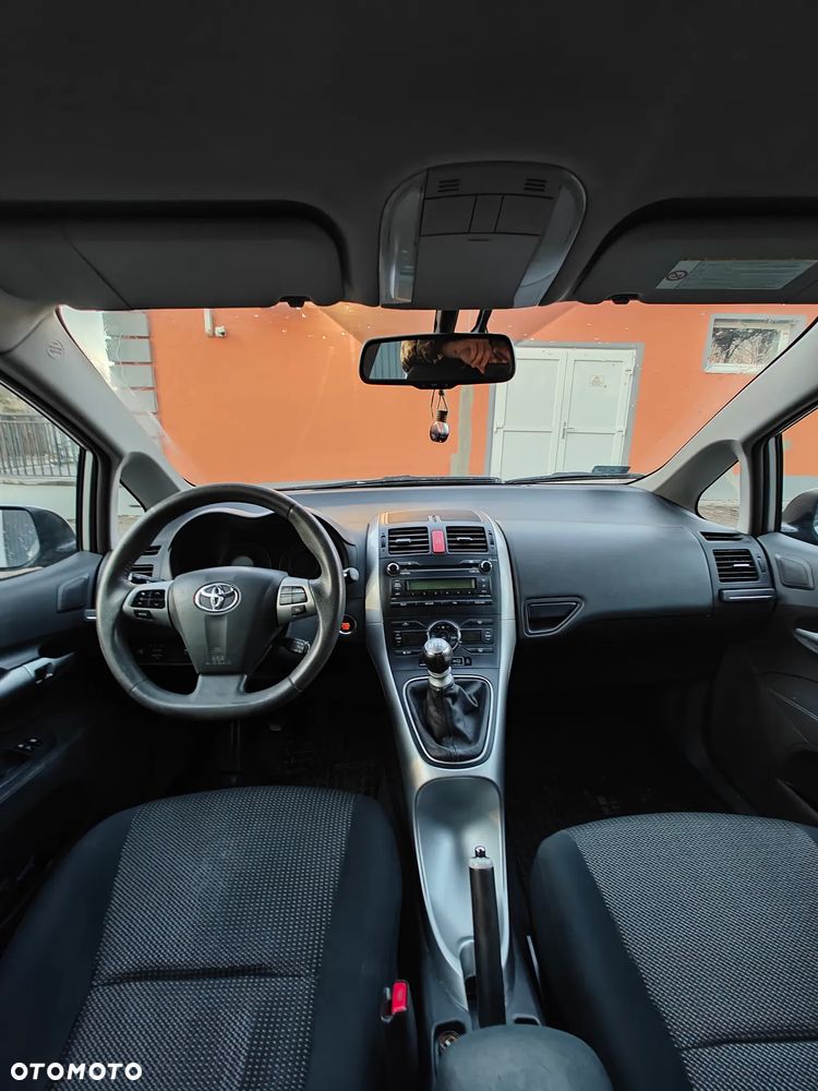 Toyota Auris 2.0 D-4D 2010 - 10