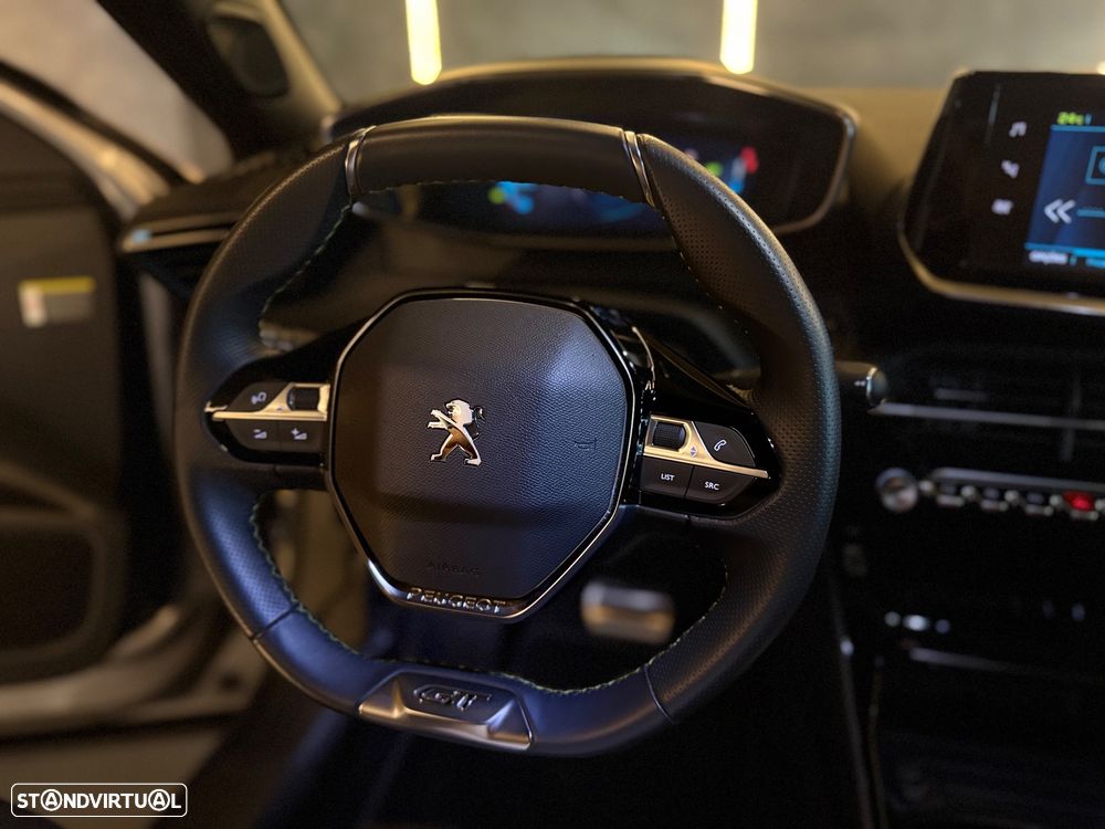 Peugeot e-2008 50 kWh GT Pack - 38
