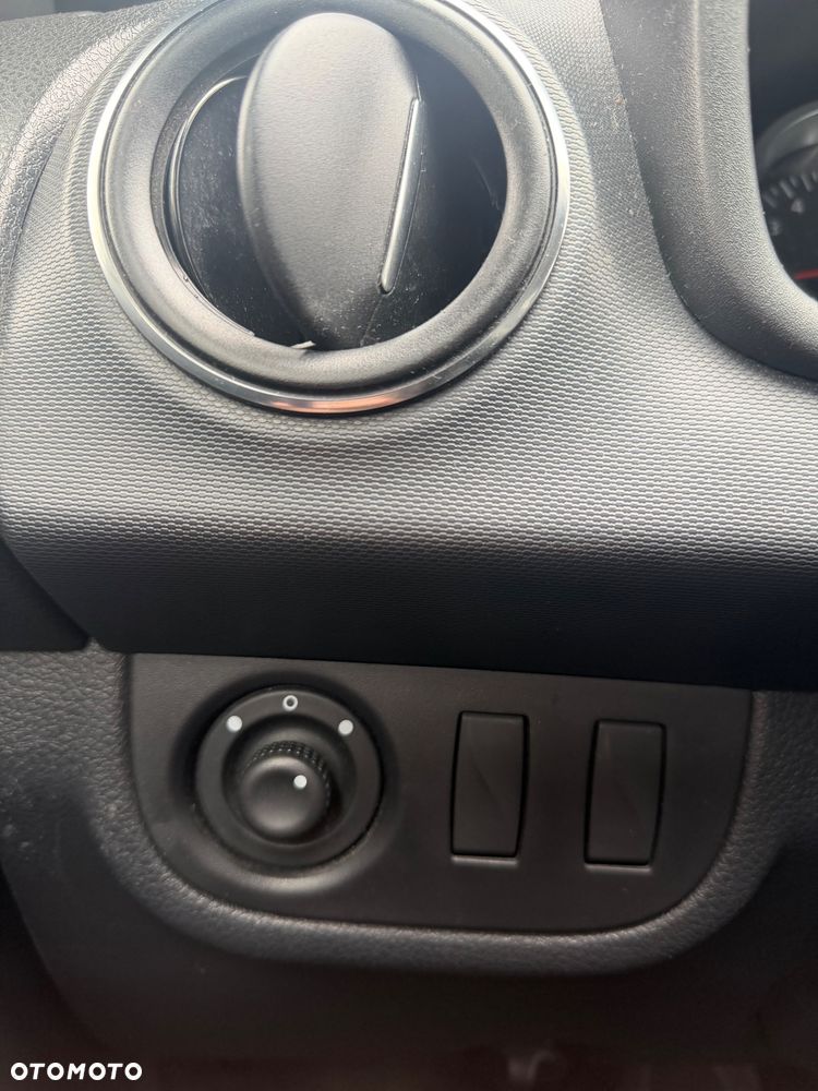 Dacia Sandero 1.0 SCe Laureate - 10