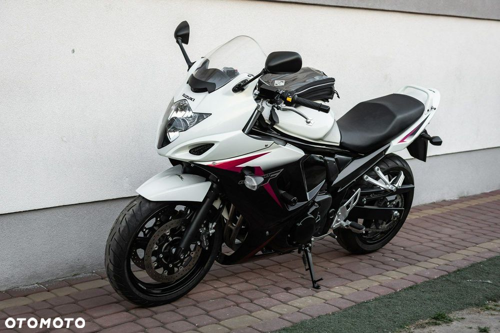 Suzuki GSX - 7