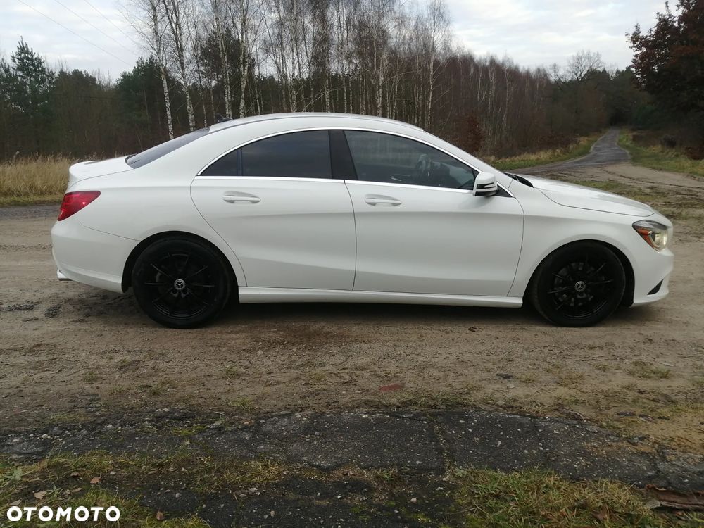 Mercedes-Benz CLA 250 4Matic 7G-DCT - 3