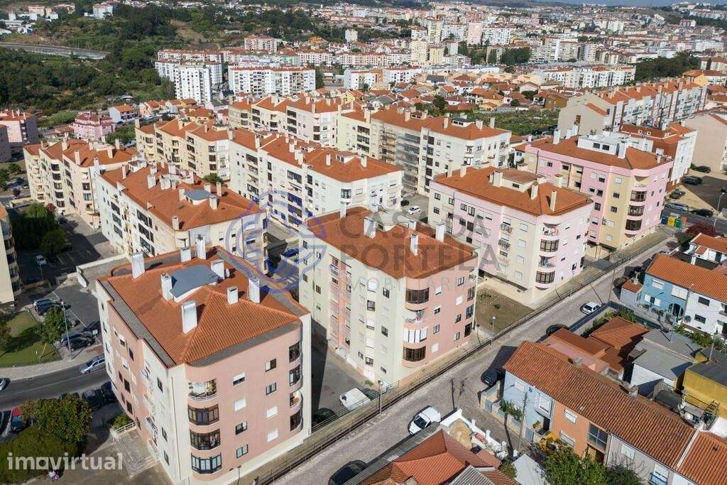 Garagem fechada em Agualva- Cacém - Grande imagem: 2/16