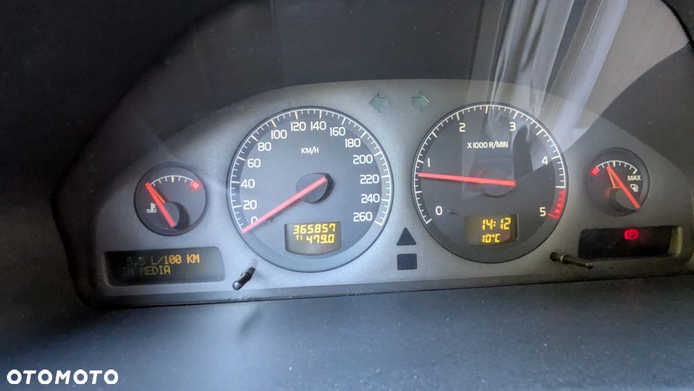 Volvo V70 2.5TDI - 18