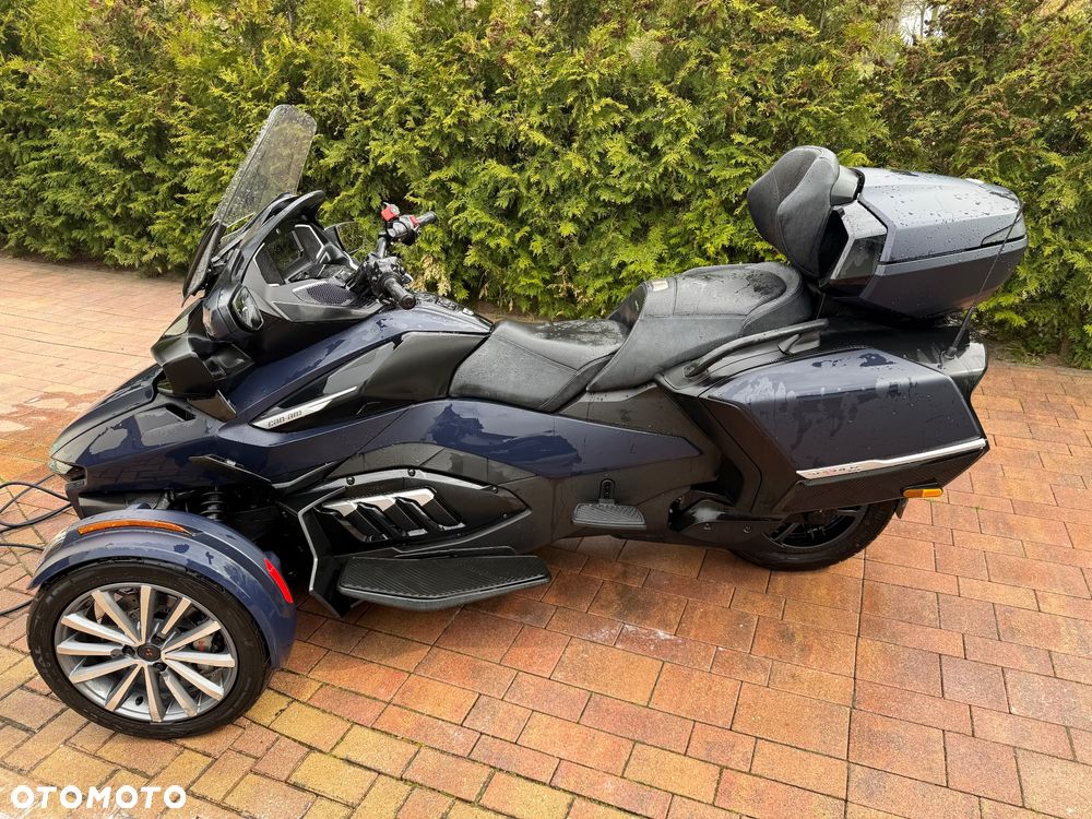 Can-Am Spyder - 10